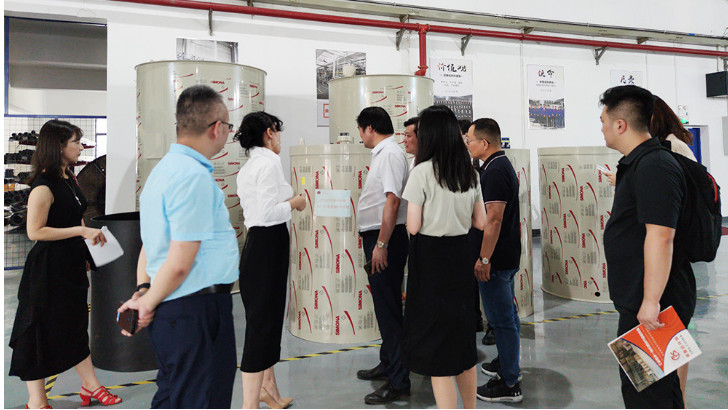 蘇州企業(yè)發(fā)展研究會一行蒞臨依斯倍參觀指導(dǎo)