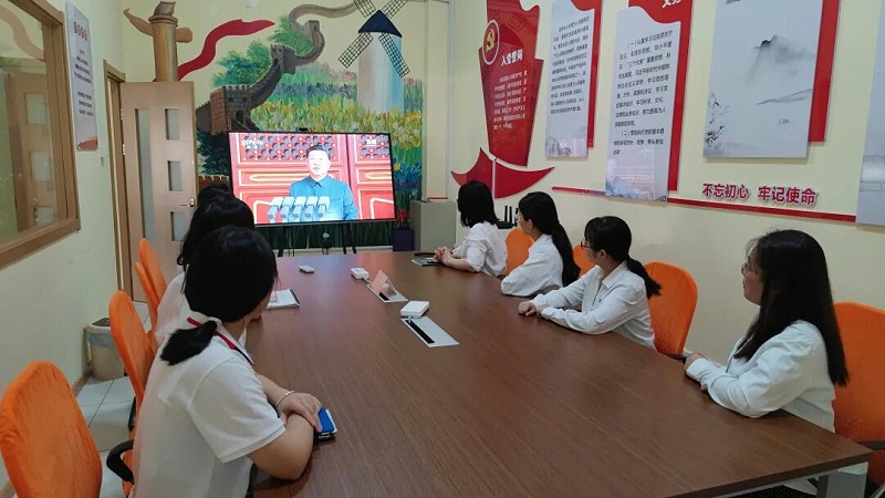 依斯倍組織員工觀看抗戰(zhàn)勝利80周年閱兵儀式 (4) 依斯倍組織員工觀看抗戰(zhàn)勝利80周年閱兵儀式 (4)